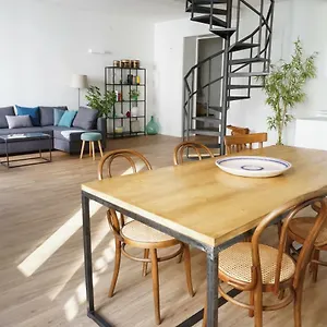 T-home / Stylish Center Apartment Palermo
